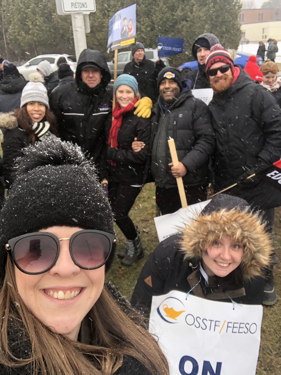 You say cut back, we say fight back!! ETFO showing solidarity with OSSTF ✊✊✊
#cutshurtkids #nocutstoeducation #etfo #etfostrong #osstf #HereForStudents #onted #onpoli