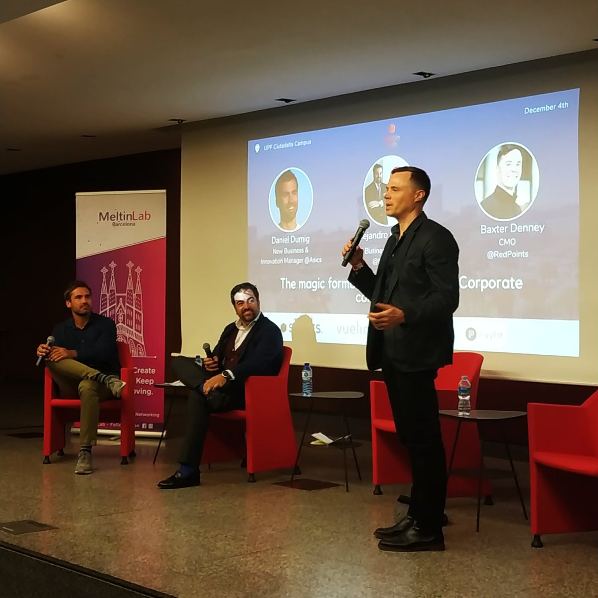 To close their panel on the "secret sauce" behind successful collaboration between corporates &amp; startups,  <a href="/abanegas79/">Alex Banegas</a> of <a href="/MastercardES/">Mastercard España</a> &amp; <a href="/BaxterDenney/">Baxter Denney</a> of <a href="/RedPoints/">Red Points</a> were challenged by moderator Daniel Dumig of <a href="/ASICSspain/">ASICS España</a> to pitch their own organizations! Bravo 👏 #Meltinlab10
