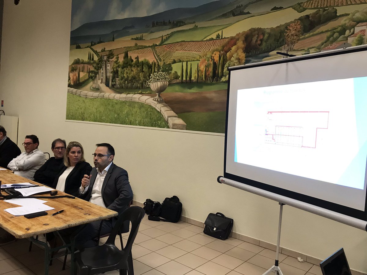 +sieurs millions d’€ seront investis ds une nelle plateforme : + grande, elle traitera l’air et maîtrisera les odeurs.
« les travaux ont pris 1 an de retard à cause des #inondations d’oct 18 : priorité à la remise en état des ouvrages principaux » C Jalabert, expert SUEZ