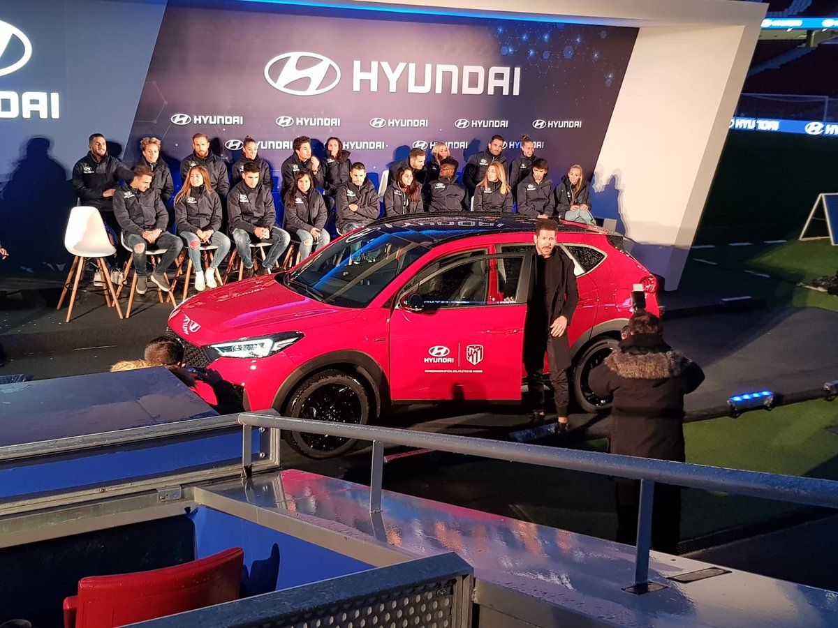 MgtaRodriguez's tweet photo. Hoy entregando a todos los Jugadores y Jugadoras el #Hyundai Tucson Híbrido en el Wanda https://t.co/10mdBvxaS7