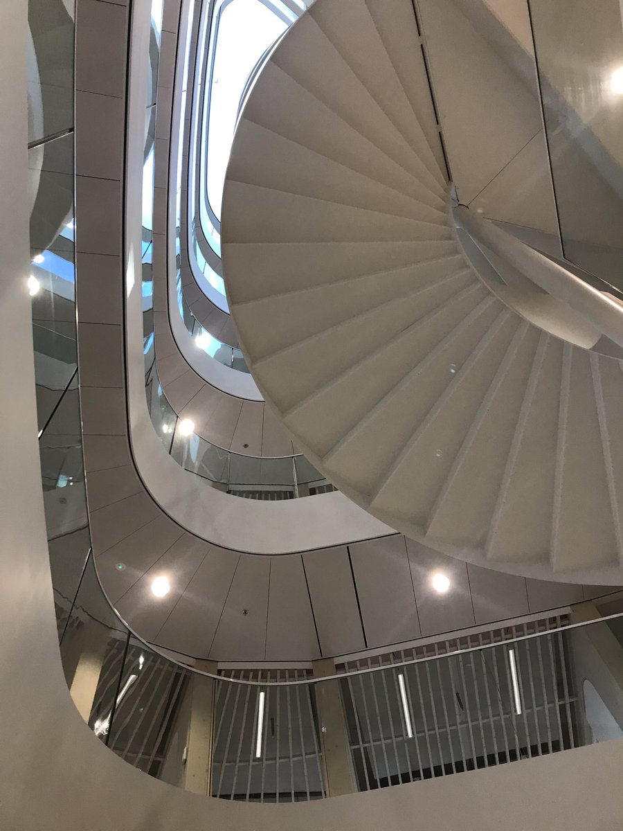 chrisbuijink's tweet photo. In spectaculaire nieuwe circulaire gebouw @TriodosNL op de #Reehorst #Driebergen bij #Beraad kleinere & buitenlandse banken @bankensector olv Peter Blom #TriodosGroup. Thx gastheer Mathijs Bierman TriodosNL! @rau_architects @EdgeTech_ @Ex_Interiors @JPvanEesterenBV @arcadisnl https://t.co/5etrVvNjlc