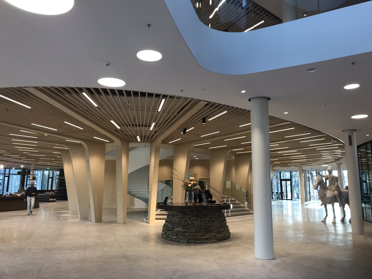 chrisbuijink's tweet photo. In spectaculaire nieuwe circulaire gebouw @TriodosNL op de #Reehorst #Driebergen bij #Beraad kleinere & buitenlandse banken @bankensector olv Peter Blom #TriodosGroup. Thx gastheer Mathijs Bierman TriodosNL! @rau_architects @EdgeTech_ @Ex_Interiors @JPvanEesterenBV @arcadisnl https://t.co/5etrVvNjlc