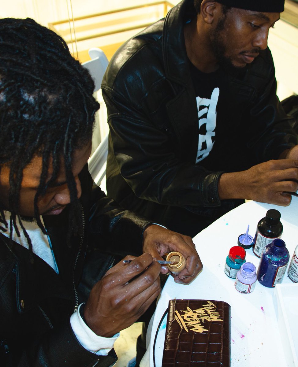JEANTRIX's tweet photo. #Getcustomized Thank you @boydsphiladelphia for having the #jeantrix custom pop up shop at your store for the holiday season! Customized gifts are always the best gifts.🔥🔥🔥

.
Get customized for the holidays! For inquiries, email info@jeantrix.com (limited space available) https://t.co/WPGLjXF88s