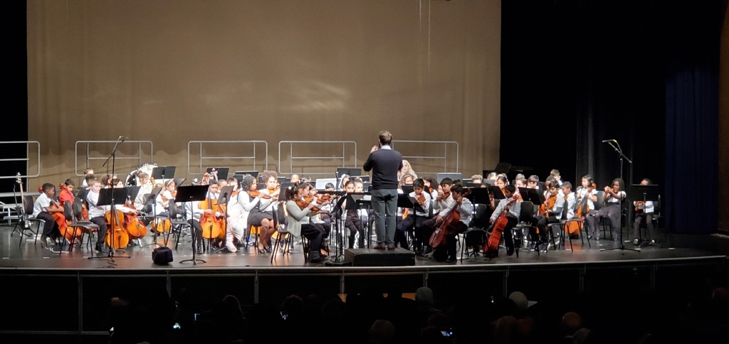 nbtschools's tweet photo. Congratulations to Ms. Fackelman, Mr. Komar, and the students of Livingston Park Elementary on a wonderful performance to kick off the concert season!  Be sure to check out performances with all of our schools in the coming weeks! https://t.co/jBHt1uVF1g