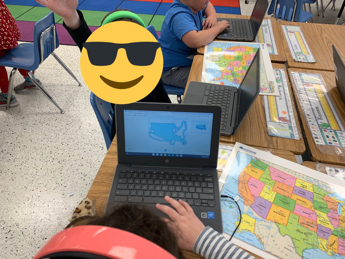 KSWeisenbeck's tweet photo. The SWAT TEAM @Woodchuck-World works 2nd grade students on their @tinkercad project! #studenttechleaders #vbits @PowerMom73 https://t.co/ZwbSIkuRVI