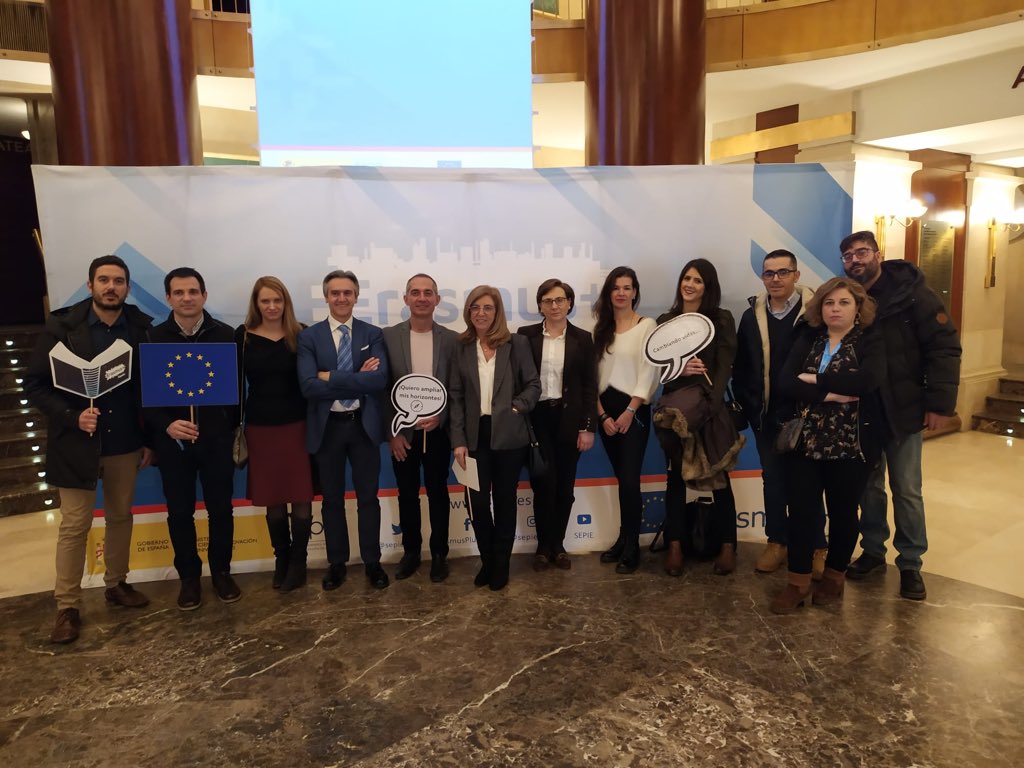 Eraboso's tweet photo. Enhorabuena a todo el equipo E + Lazos por el trabajo realizado 👏👏👏👏👏 . #eplusties https://t.co/SjujXikJoL
