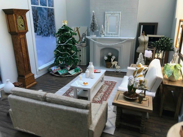 miniaturescom's tweet image. We partnered with our talented mini friend, @kittykatmini, and she’s created a Winter White Wonderland scene filled with amazing details that capture the warmth of the holidays. Check out her project over on her blog: bit.ly/2rUJgBU