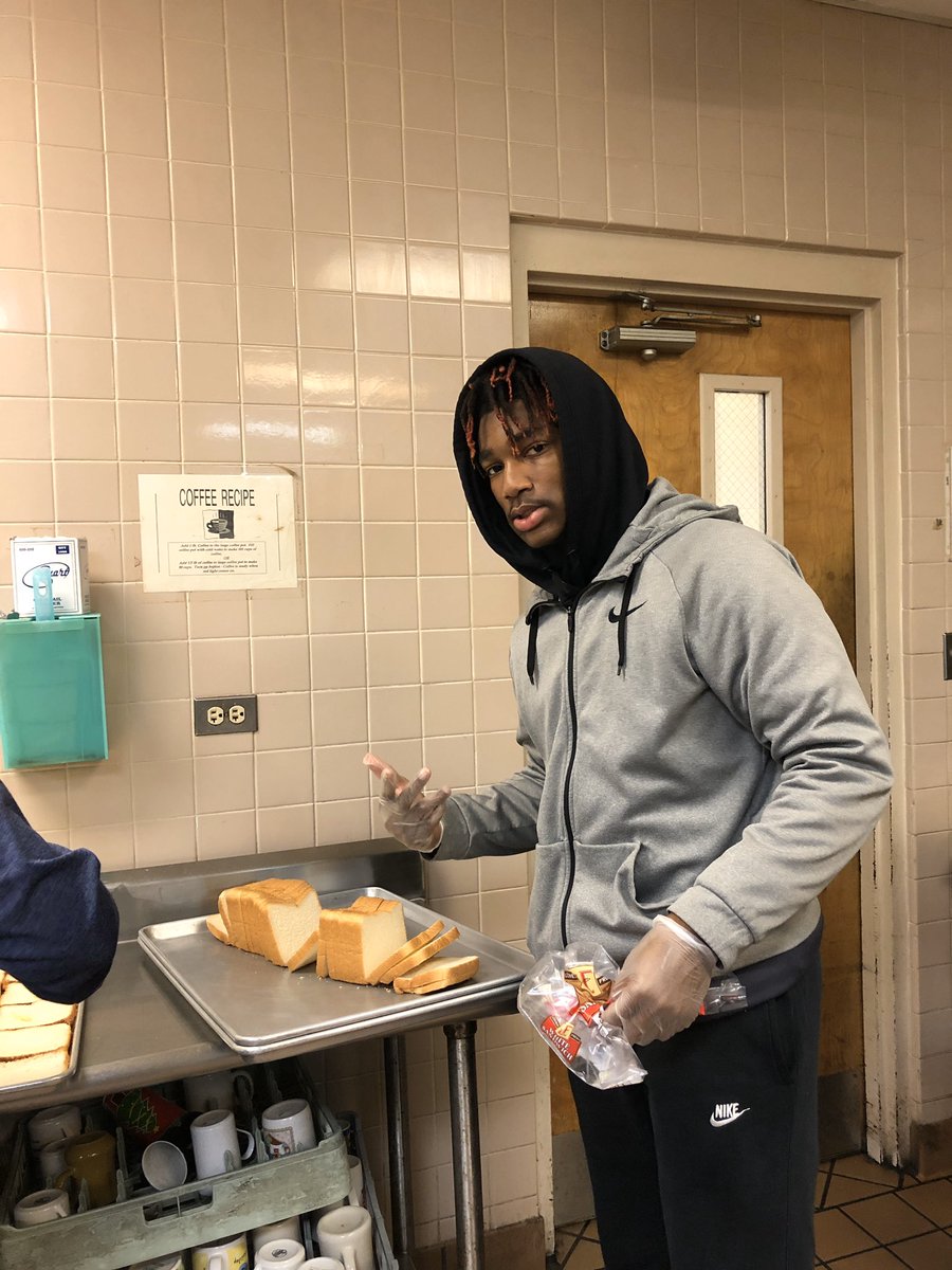 PageHighSCA's tweet image. student council made a trip to urban ministries to make and serve breakfast this morning as one of our service projects this december!