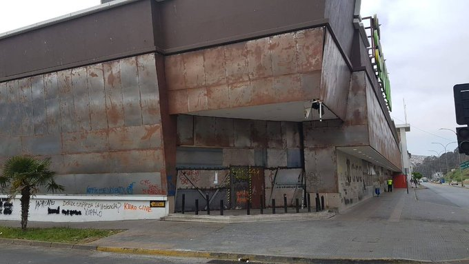 ACambiarlos's tweet photo. Horrible Tottus parece un barco encallado
Tal como reconoce Florencia Lagos, es el regalo desde el FA y comunistas
Y crees que necesitas nueva constitución ??🤦♂️
#DespiertaChile !!!!!!
#NoalaAsambleConstituyente https://t.co/NJzivXXMnO