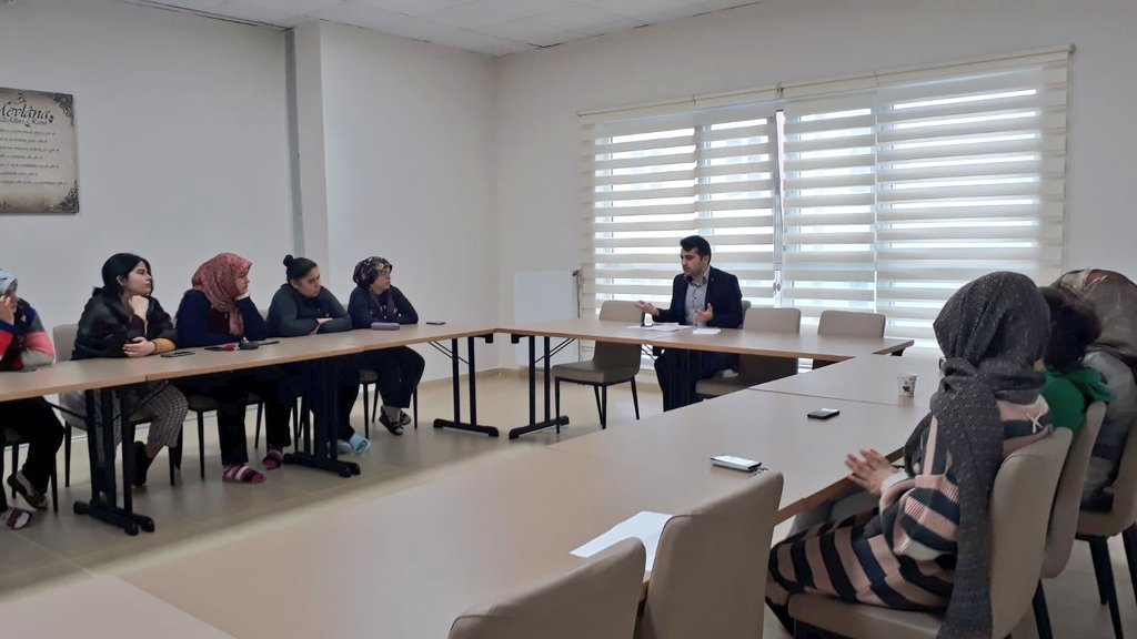 Saliha Sultan Yurdumuzda barınan öğrencilerimiz, il müdürlüğümüz psikoloğu tarafindan Psikoloji Atölyesinde bir araya geldiler. #BenimYurdumKyk #KykAtölye