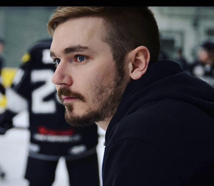 NEWS: Andrew Kutnikoff has been named the Broncos athletic therapist/equipment manager. He joins the club from the <a href="/SJHL_NorthStars/">North Stars</a>.

Details: scbroncos.com/article/andrew…

📸: Byron Hildebrand Photography