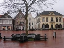 Steenwijkerland's tweet image. Breng uw stem uit op de nieuwe locatie voor de Marktbank; De Vlodderbrug aan de Wetering of het Woldplein in Steenwijkerwold. Stem nu t/m 31 december 2019 via steenwijkerland.nl/marktbank #poll