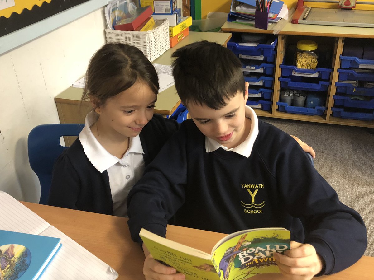 And during our super reading day, siblings and family also put their differences aside (mostly) to share their favourite books with one another. #siblings #siblinglove #sharingastory #family #readingcommunity #reading