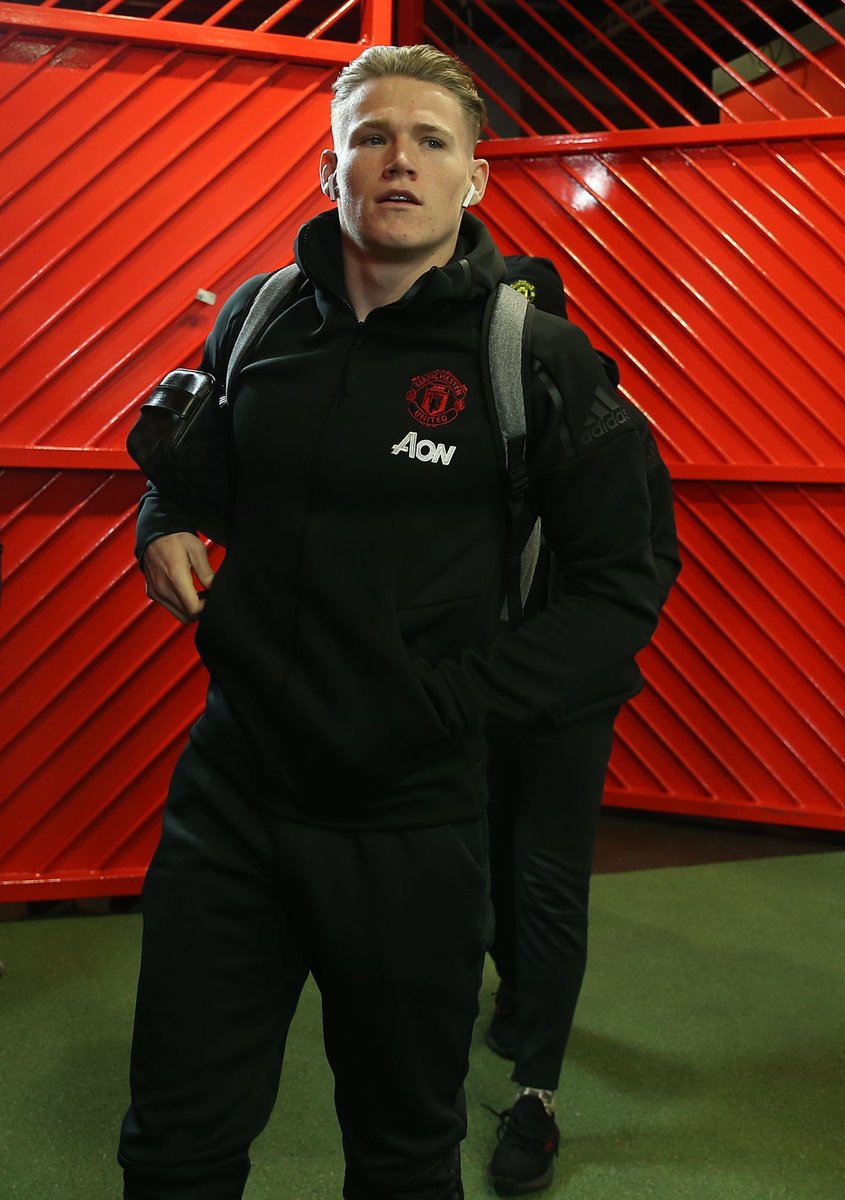 ManUtdMindset's tweet image. Ice cold, no smile. Came from the academy, No chance by Twitter pundits. Midfielders have families, Controlling the ball, Hollywood passes. Dripping in sauce. Sauce on spill, Killer, Winner, SM39. Midfield madness incoming. McSauce FC eating Gucci tonight.