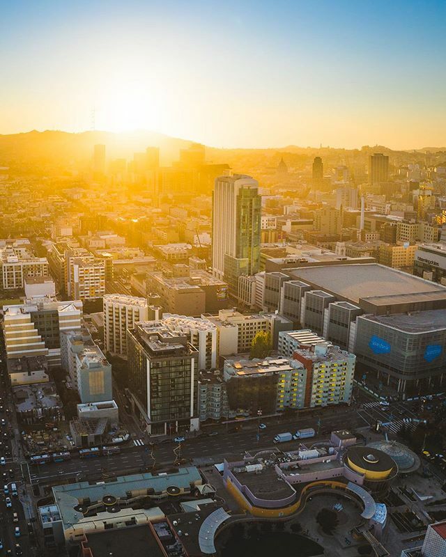 StreetsWin's tweet photo. Tech Conference Industrial Complex
📱
📱📱
📱📱📱
#streetswin #sfbay #sunsetmag #usaprimeshot #streetsvision #streets_vision5k #bayshooters #natgeoyourshot #igshotz #theaerialstrikeback #globalcapture #earth_shotz #citygrammers #streetsofsf #urbanromantix #citykillerz #citykil… https://t.co/YY3E7kkvsW