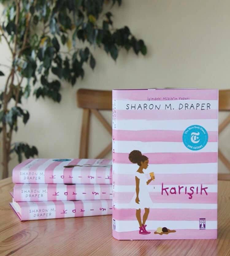 OnceKitapRize's tweet photo. 48 ödüllü İçimdeki Müzik’in yazarı Sharon M. Draper’ın yeni romanı “Karışık” şimdi tüm gençlik kitapları ile Önce Kitap Raflarında!💜💜 https://t.co/14vnxYDH5M