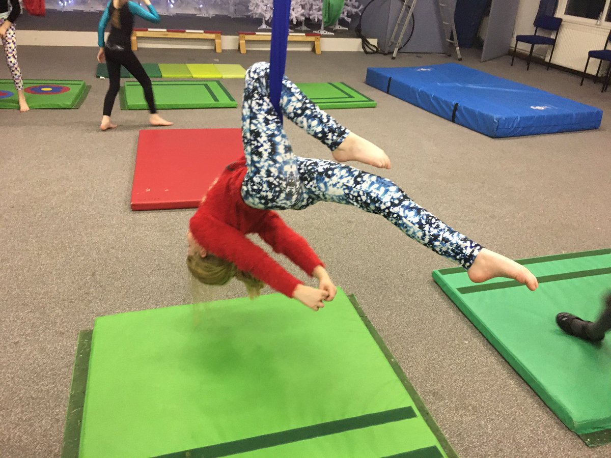 splashtimefun's tweet image. Circus performance tonight shell be running away in no time #circusschool #cocoons