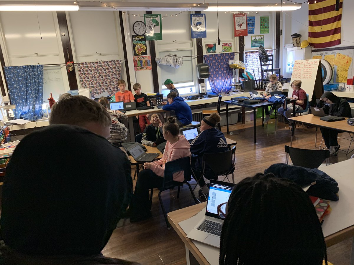 MrsBlaue's tweet photo. Thanks @mmvaile for bringing your Earth Science students to intro plate tectonics with our @Pipkin6thGrade students! https://t.co/pM15GsUuFh
