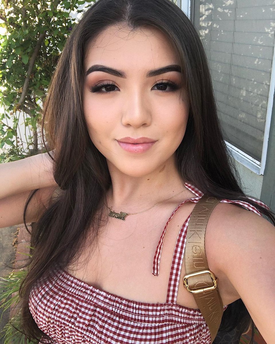 mademoisellelas's tweet photo. The "natural" lash look vs. full volume and dramatic lashes, which do you prefer for every day wear? @lilmamilex is looking fresh and pretty in our more natural #Thuylashes. https://t.co/TMTNENXX70
#lashbabe #lashamour #mademoisellelash #amazinglashes #naturalvolume #lashes https://t.co/Q2LihIXqQz