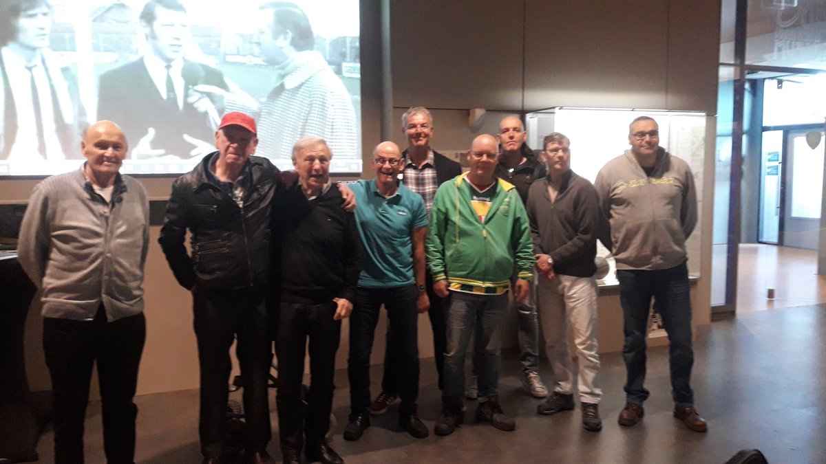 martinvanw1's tweet photo. Vandaag met een clubje bewoners bij de eerste #Ado #herinneringen ontmoeting. Herinneringen ophalen is heel belangrijk voor mensen met Alzheimer, hoogtijdagen Ado besproken met oud Ado toppers Jacques Smit en Lex Schoenmaker. @adoindemaatschappij #ookdatiszorg @alzheimernl #top๐ https://t.co/145fCAD8dC