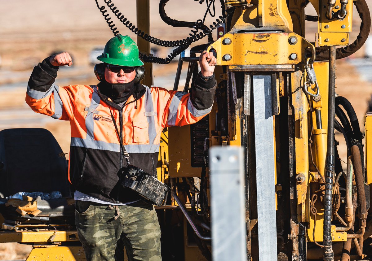 SOLVenergyteam's tweet image. Mr. Navarro, I am an American solar worker. #StopSolarTariffs @WhiteHouse @USTradeRep