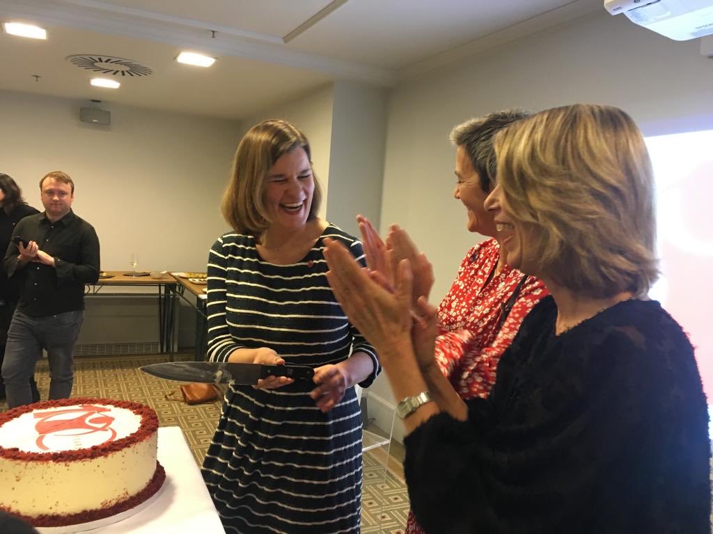 SaveChildrenDE's tweet photo. Gemeinsam auf weitere #100JahreSavetheChildren! Wir danken @vestager und @baybundegaard für ihre wertvolle Unterstützung! #IAmAlive https://t.co/YS6dFkouqh