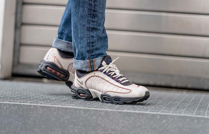 nike air tailwind phantom