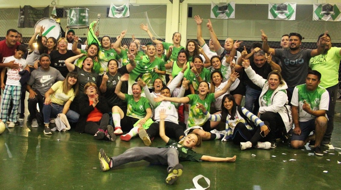 futbolfemstmbb's tweet photo. Imponente labor del Plantel Femenino STMBB dirigido por Nicolás Goroso. Tras haber ganado todos los partidos desde la fase regular hasta la final.
Se Coronó Campeón Invicto del Torneo Clausura Liga del Sur. Sumando la segunda estrella en la disciplina ⭐⭐
@stmbb 
@Aguero_M_A https://t.co/bnL3xtDpkr