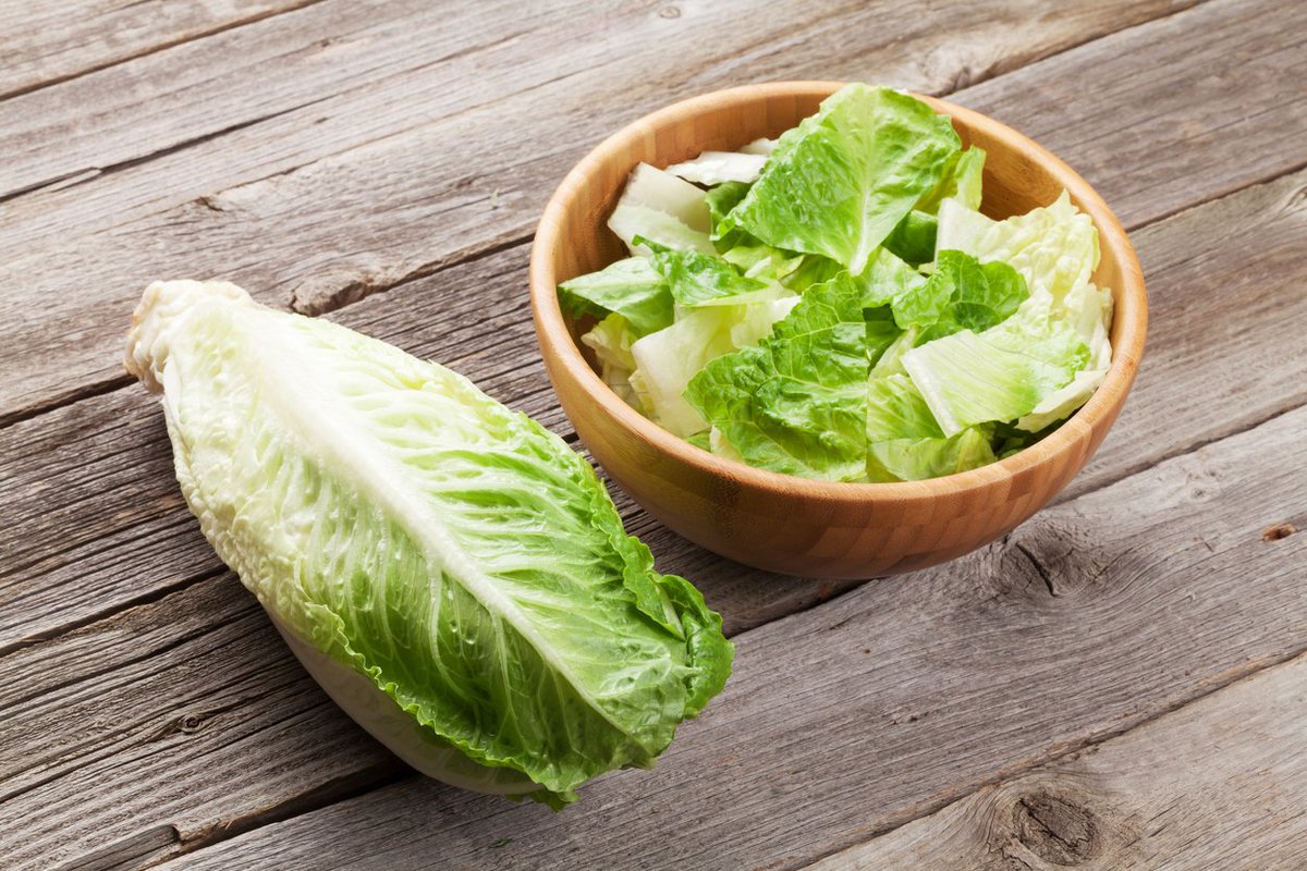 CDCgov's tweet photo. CDC’s warning not to eat romaine lettuce from the Salinas, California, growing region includes ALL types of romaine (whole head, hearts of romaine, salad mixes, organic, etc.). Throw them away. Read more about the investigation: https://t.co/sZvP3yMmqV https://t.co/8AjFzROkXm