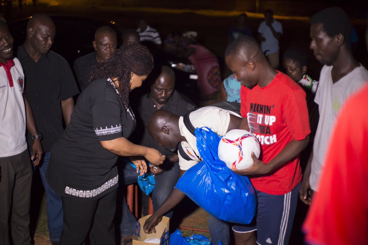 naamomolartey's tweet photo. A week today, Hon. Agnes Naa Momo Lartey donated sports kits to some residents of Nungua. And she hopes for her part, that She can continue to be of service to all in the years to come.
#TogetherWeWin2020
https://t.co/koBFVvUp9S https://t.co/90GlwhHOO4