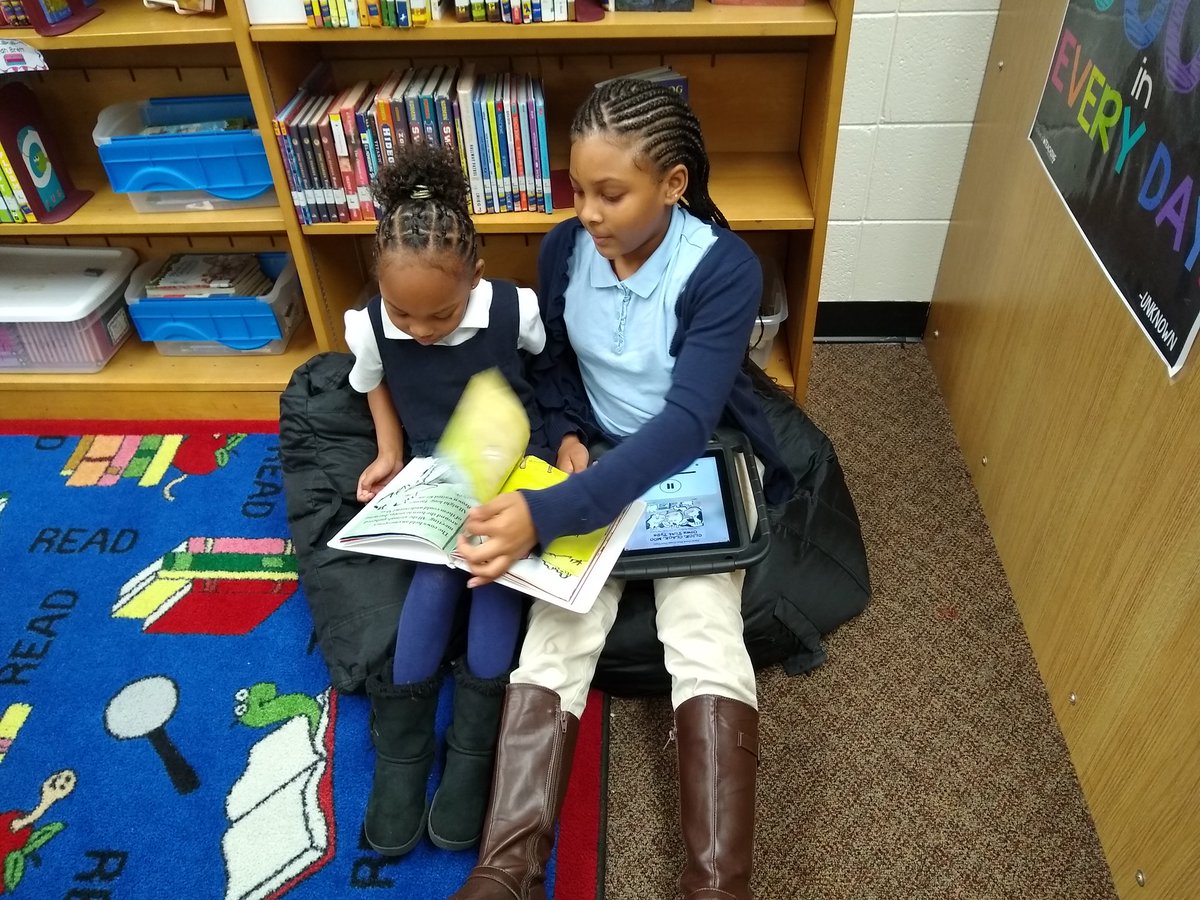 1st grade got to pair up with 4th grade for book buddies. #noveleffect #readingBuddies <a href="/PriceOwls/">Price Elementary</a> <a href="/samanthakyed/">Samantha Miller</a> <a href="/crystoannielib/">Crystal Puryear</a> <a href="/1stGrade_Price/">1st Grade Price Owls</a>