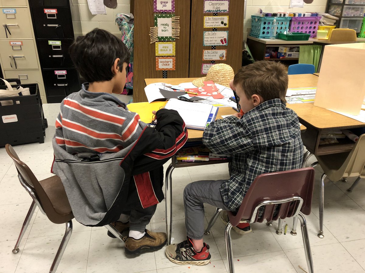 Thank you to our <a href="/CloverHillES/">Clover Hill ES</a> Book Buddies in <a href="/sharlynbr/">Sharlyn Rollins</a> First Grade Class for helping us get ready for Student Led Conferences! These Leaders are ready!