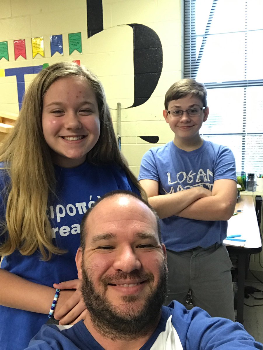 WilliamsIntPC's tweet photo. House Color Day ❤️💛💙💚
#wonderfulworldofwis #4houses1family #bethewildcard #rcainspired #kidsdeserveit #getyourteachon #pcss #joyfulleaders #bethechange #betheone #pellcityschoolsystem #principalsinaction https://t.co/4cDzBDyLNd