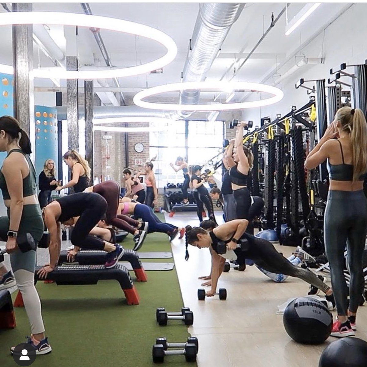 MINTGymStudio's tweet photo. We had the pleasure of hosting Danielle Pascente’s HIIT + Shine event at MINT 14th St yesterday!! Community, fitness and empowerment is what MINT is all about and we loved welcoming Danielle and her amazing class to our studio. 💚 #MINTConditionYourself https://t.co/bbNusJW5ix