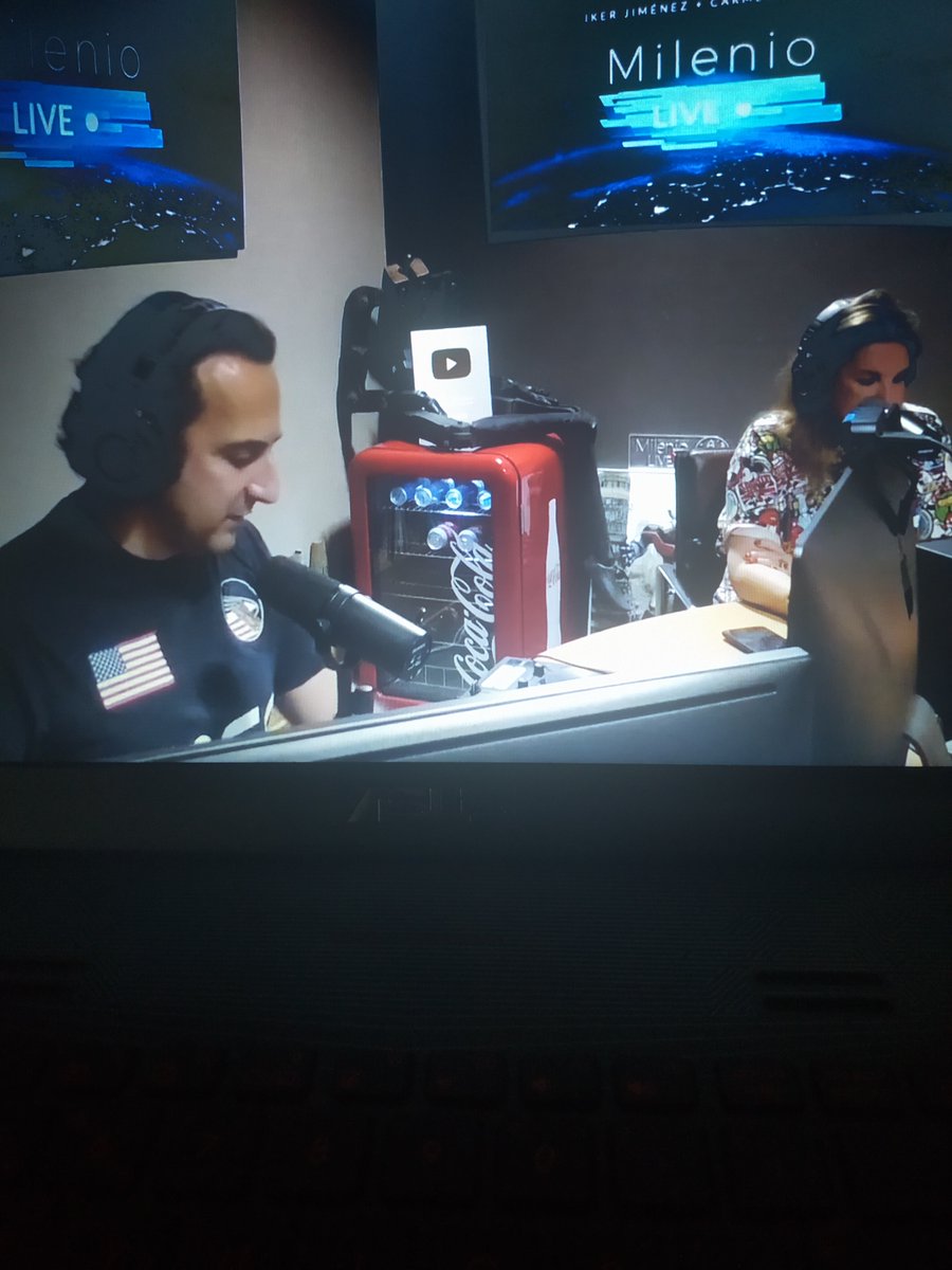 virgi_99_91's tweet photo. Lista para ver #CuartoMilenioLive con la tribu @navedelmisterio @carmenporter_ 
Un saludo desde Benidorm ❤️ https://t.co/hLqLlz0tjF