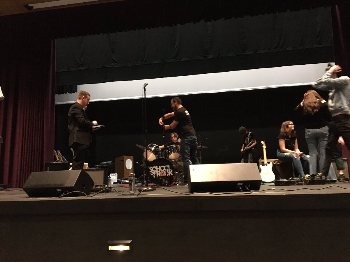 Choir_BHS's tweet photo. Setting up for the School of Rock choir benefit concert tonight at BHS. Come on out. Starts at 7pm. https://t.co/x7fuT6JJua