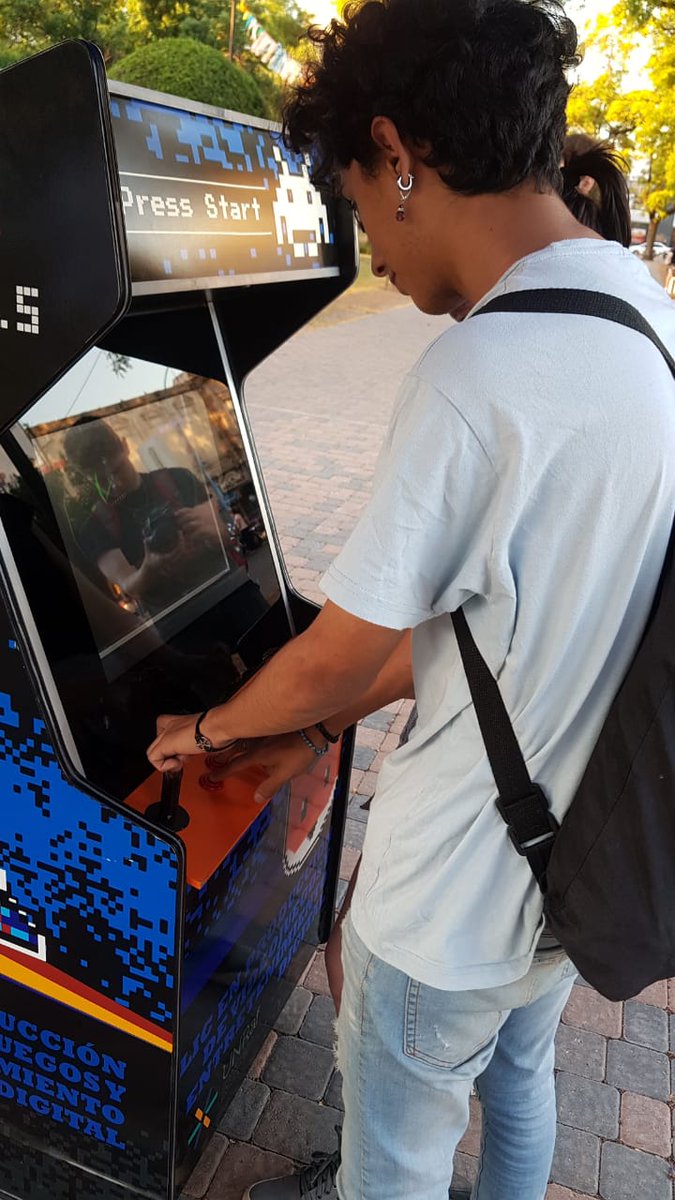 LeanBaggini's tweet photo. #ArcadeJAM Game show
@phaser_ @JavaScriptDaily
#phaser #javascript #JAM https://t.co/PLXnwDzq23
