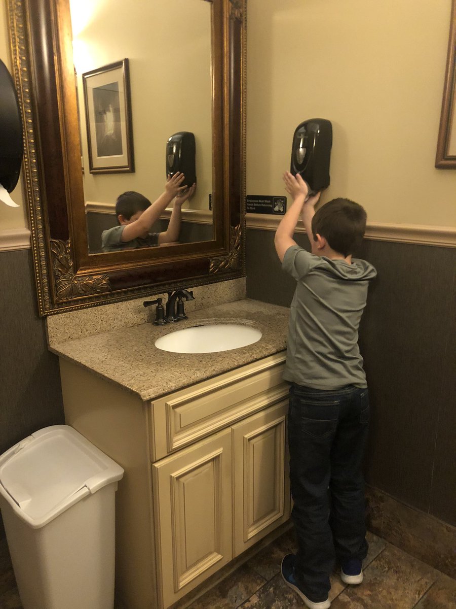bathroomsandme's tweet photo. Good uncles make their nephews wash their hands #publicbathroom #restroom #hygiene #Italianrestaurant https://t.co/dsh3rjVZlf