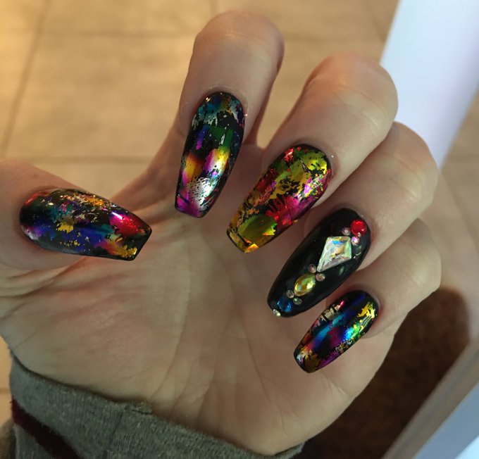 Ahh Thankyou Lee!! Such a beast and they glow in the dark always on point 🤗 https://t.co/xxAhUmYkFs<a href="/tag/presents"class="tags"><span>#presents</span></a>