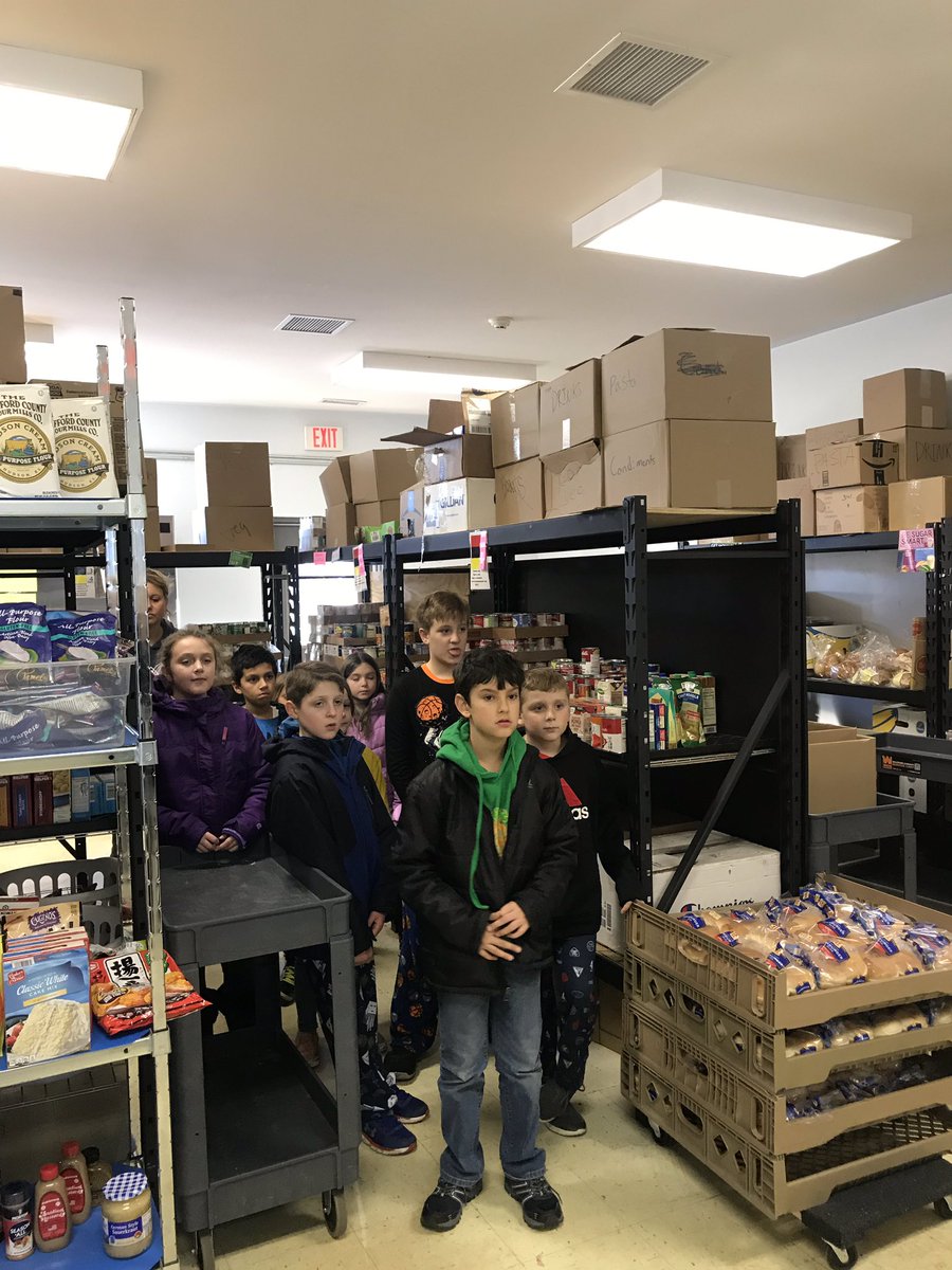 PVFlight406's tweet photo. I’m so proud of our 3rd &amp; 4th grade Student Council members for organizing our annual Food Drive! Some SC members even helped load, deliver &amp; unload at the Avon Food Pantry. #Thankful @PVEaglesD46 @d46webmaster https://t.co/InfAjQ4vd5