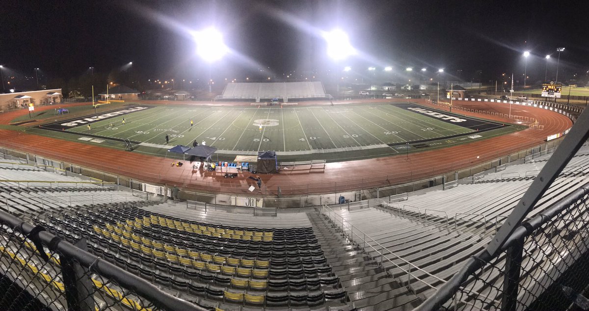 Coach_Mont_'s tweet photo. #FlyFastStingHard https://t.co/agK5ZPOVee