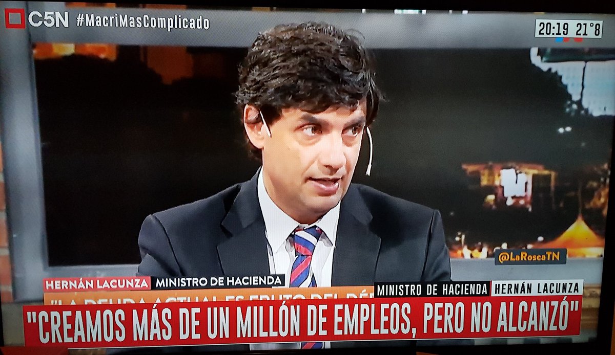 Greta_Romario's tweet photo. Hay que tener cara para hablar de fachadas y cimientos, eh? 
Y morirán con las botas de las MENTIRAS puestas... 
Dan VERGÜENZA!!! 
#MacriMasComplicado https://t.co/Pe0zq48BL3