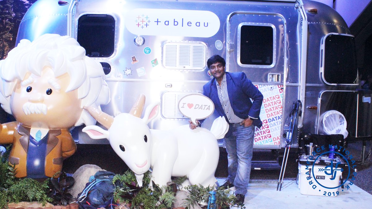 venkyvijay's tweet photo. Lastday at #dreamforce2019 my 8th Dreamforce in person.
Stopped by to see the expo #DF2019 #DF19 @Benioff @salesforce @virtuos #CX #CRM https://t.co/APlDMUSS2T