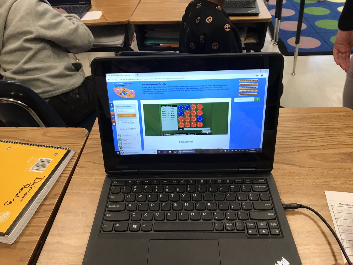 hnealPPS's tweet photo. Third grade is working hard with @Gr3Meehan and Mrs. Brown in reading class. @JohnTylerElem @hmeducate @DrWalkRead4PPS @fionanichols5 @Khadija59101883 @e_jamison0801 #jtesreads https://t.co/g4WKNwRUeb