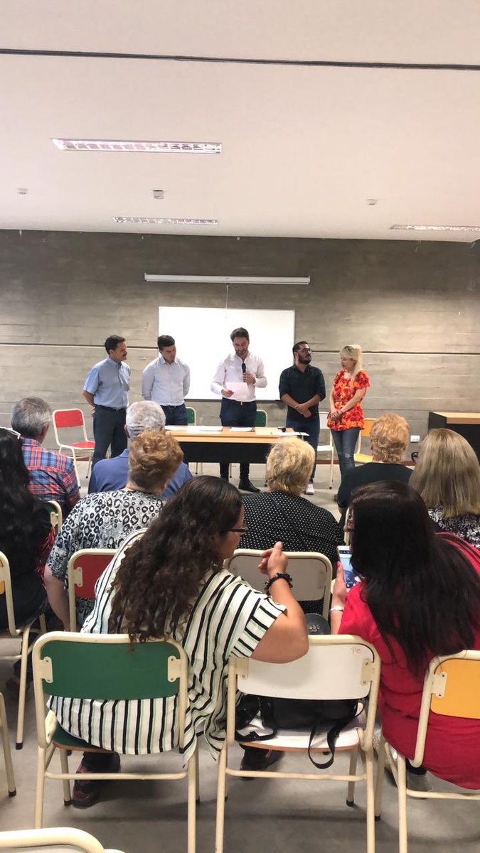 JJuaneda's tweet photo. #AcáEstamos, en el Parque Educativo Este participando de las asunciones de autoridades de los centros vecinales Altamira y de San Vicente!
Felicitaciones Emiliano y Graciela! https://t.co/KdAvNA10ky