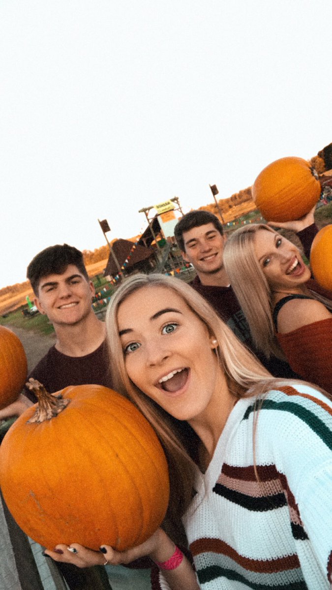 ameliapdue2's tweet photo. @LukeThomas24_ happy bday to one of my best friends!!! youโre the best! thanks for always being there for me! hope today is awesome! ๐ค๐๐ #toasterpastry #othgang #weekend_____withsydney https://t.co/VhTeUqEaAj