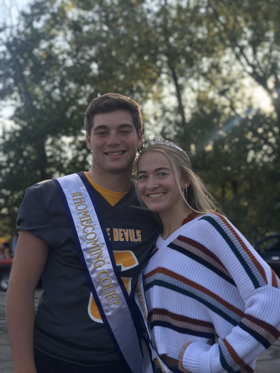 ameliapdue2's tweet photo. @LukeThomas24_ happy bday to one of my best friends!!! youโre the best! thanks for always being there for me! hope today is awesome! ๐ค๐๐ #toasterpastry #othgang #weekend_____withsydney https://t.co/VhTeUqEaAj