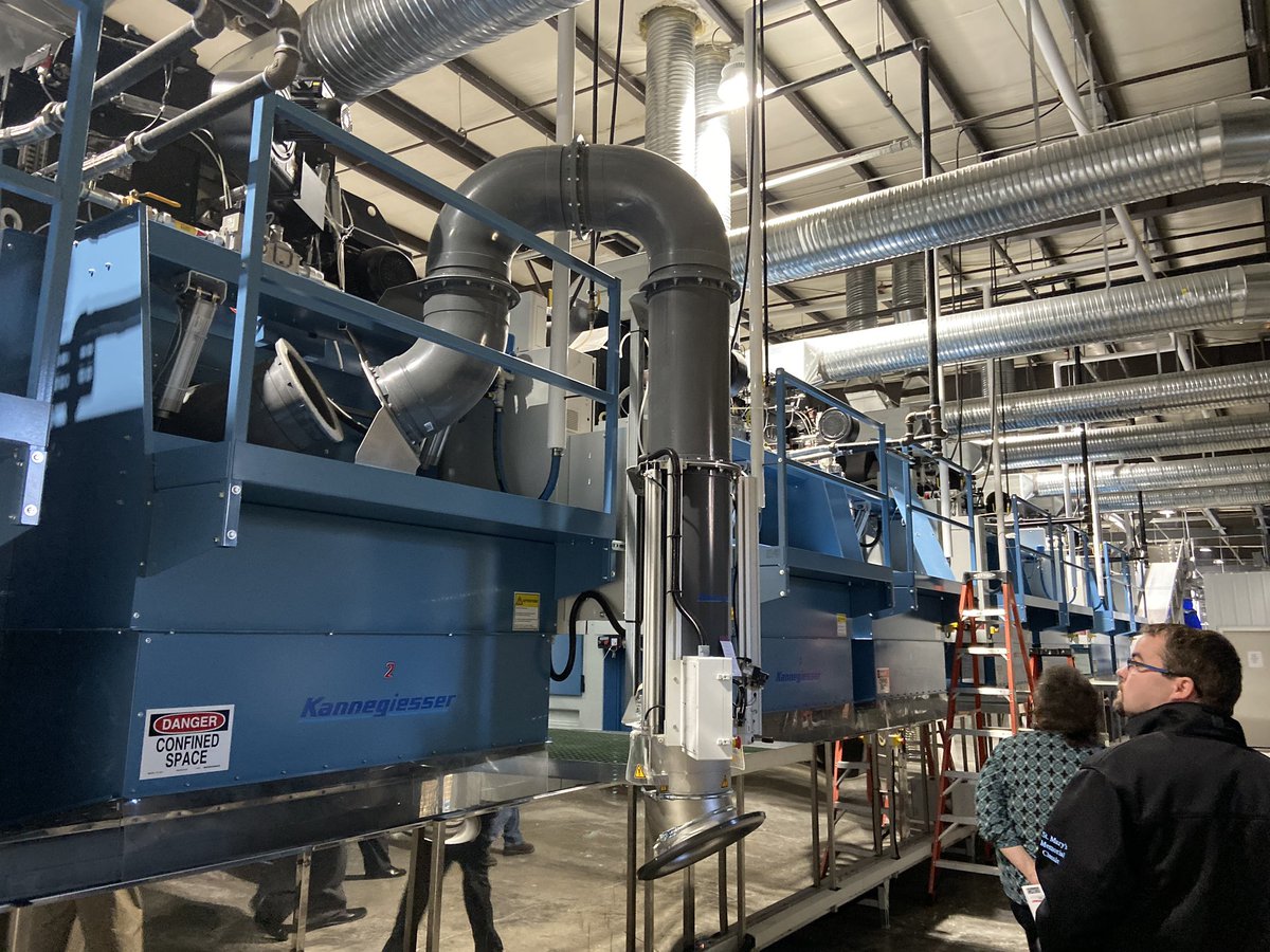 SimondsEJ's tweet photo. A truly state-of-the-art facility that is the most advanced in the region.  Congrats to Dick Smith and his whole team @centurylinen   Proud to have worked with them on this project. https://t.co/bApUMthf1D