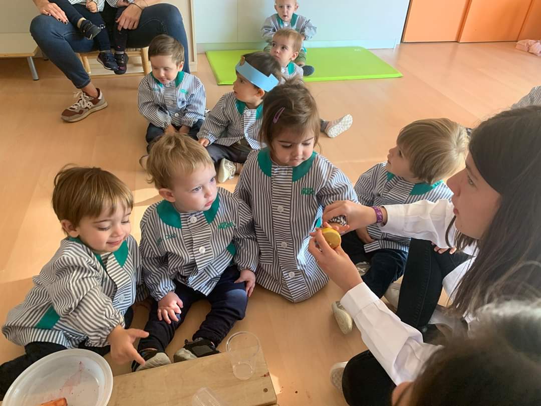 COOPPAIDOS's tweet photo. Hem celebrat la #SetmanaDeLaCiencia a la #LlarInfantsPaidos 👶👧 La temàtica ha estat la taula periòdica ⚗️ S'ha fet un esmorzar matemàtic 🧮 el concurs de fotociència, jocs matemàtics i moltes coses més 😄👏 #TotsSomPaidos #ProjectesPaidos #odspaidos2030 @montpeita @EscolesCoop https://t.co/TbmDeyNutB