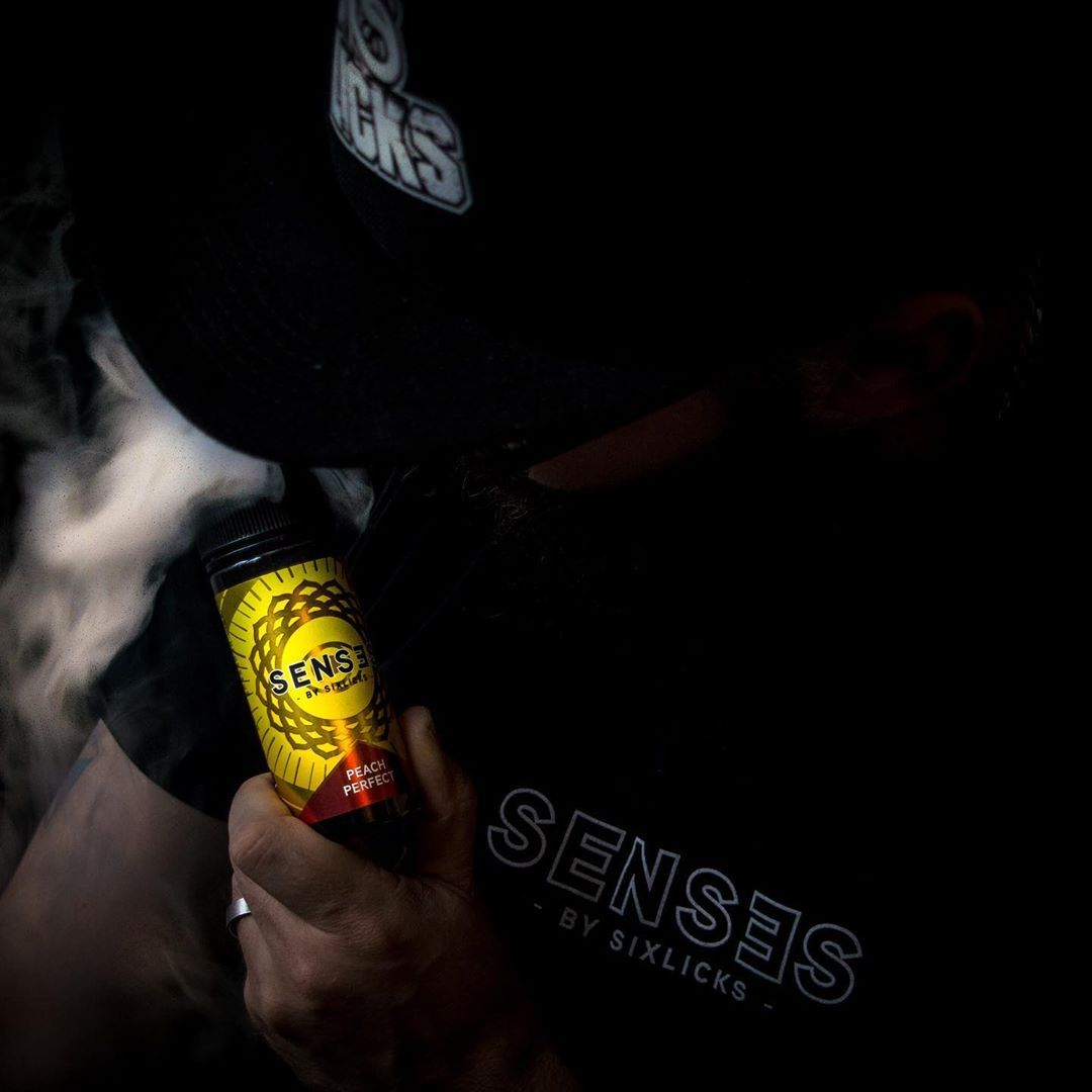Friday night chills coming in HOT with our senses perfect peach! 
📸 <a href="/moffat/">life</a>.clouds

#sixlicks #fortheserious #handcheck #vapecommunity #vapeclouds #vapeoftheday #vapeon #vapelyfe #vapefam #vapehooligans #ejuiceporn #handcheckvape #vapephotography #vapeporn #instavape